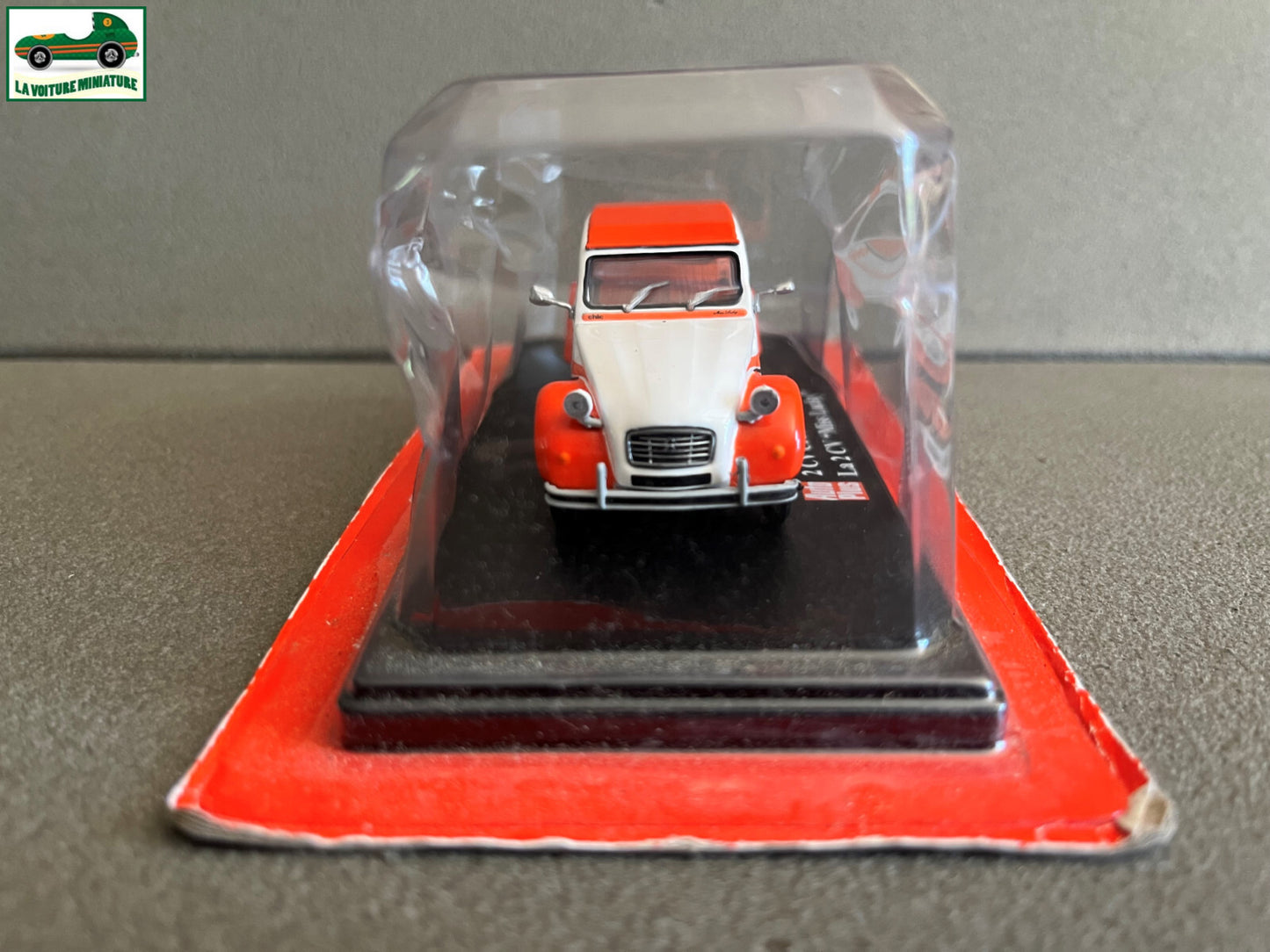 Voiture miniature Citroen 2cv 2 cv Miss Lucky Auto Plus Hachette 1/43