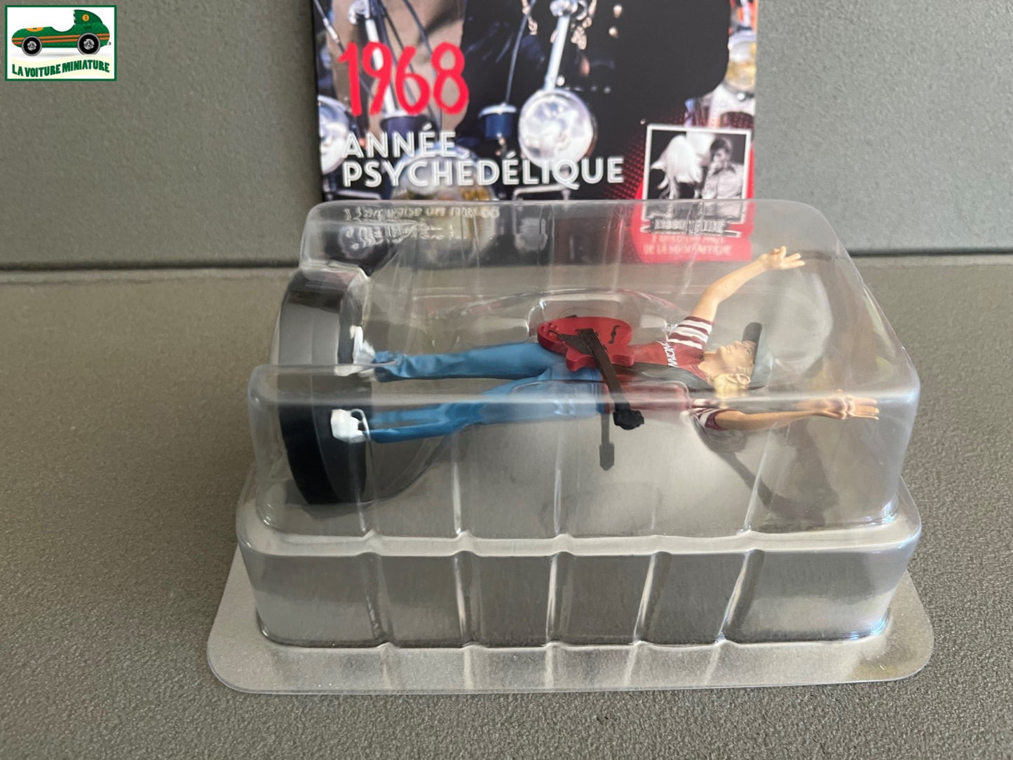 Figurine de Collection Johnny Hallyday + Livret N°16