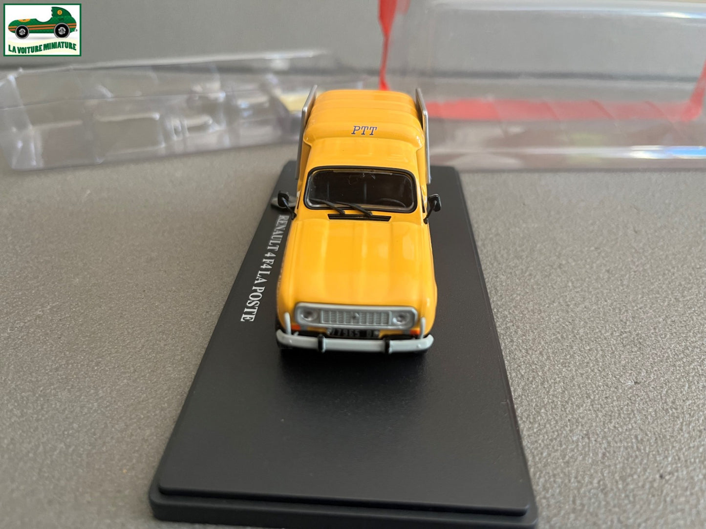 Voiture miniature Passion Renault 4 4L R4 F4 La Poste Hachette au 1/43