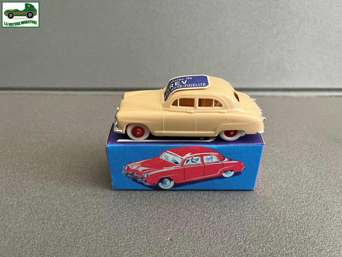 Voiture miniature Simca 9 Aronde Norev Plastique 1/43