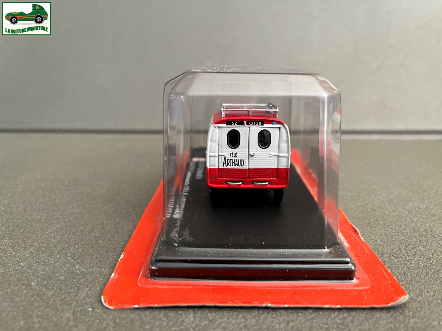 Voiture miniature Citroen 2cv 2 cv Télé Arthaud Auto Plus Hachette 1/43