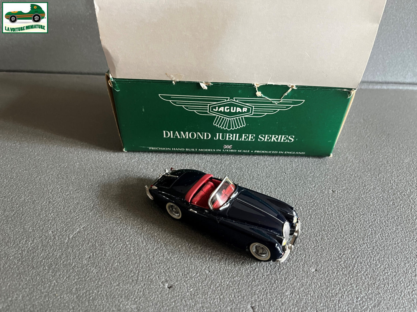 Voiture Miniature Diamond Jubilee Series Jaguar Model XK 150 au 1/43