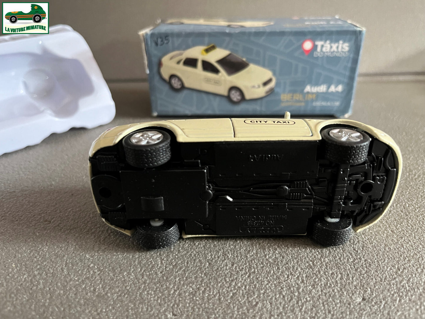 Voiture Miniature Audi A4 Berlin Taxi du Monde Welly au 1/38