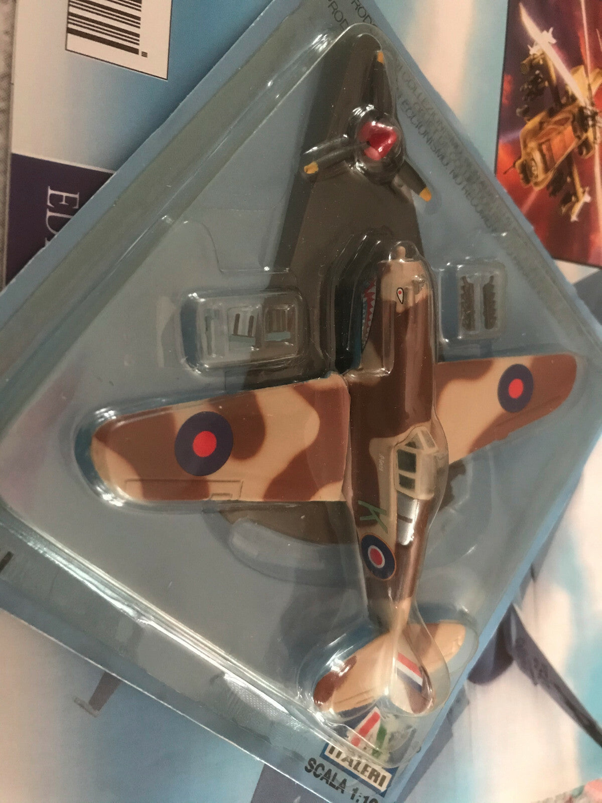 Avion miniature Militaire P-40 C Tomahawk Fabbri Italeri 1/100
