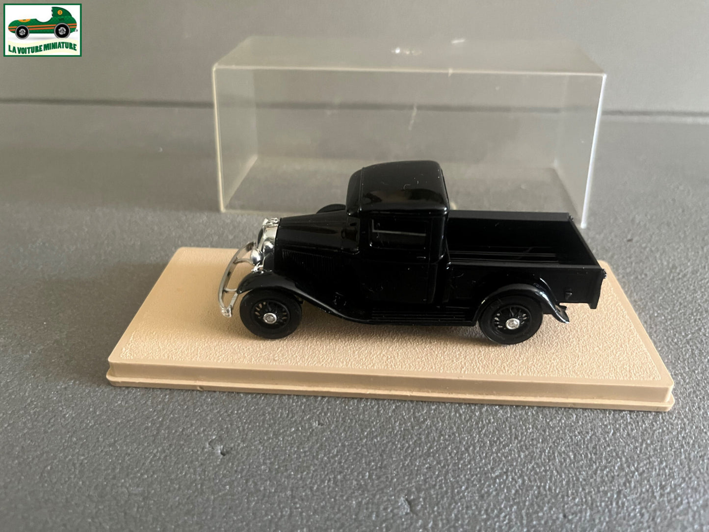 Voiture miniature Ford V8 Pick Up Eligor France 1/43