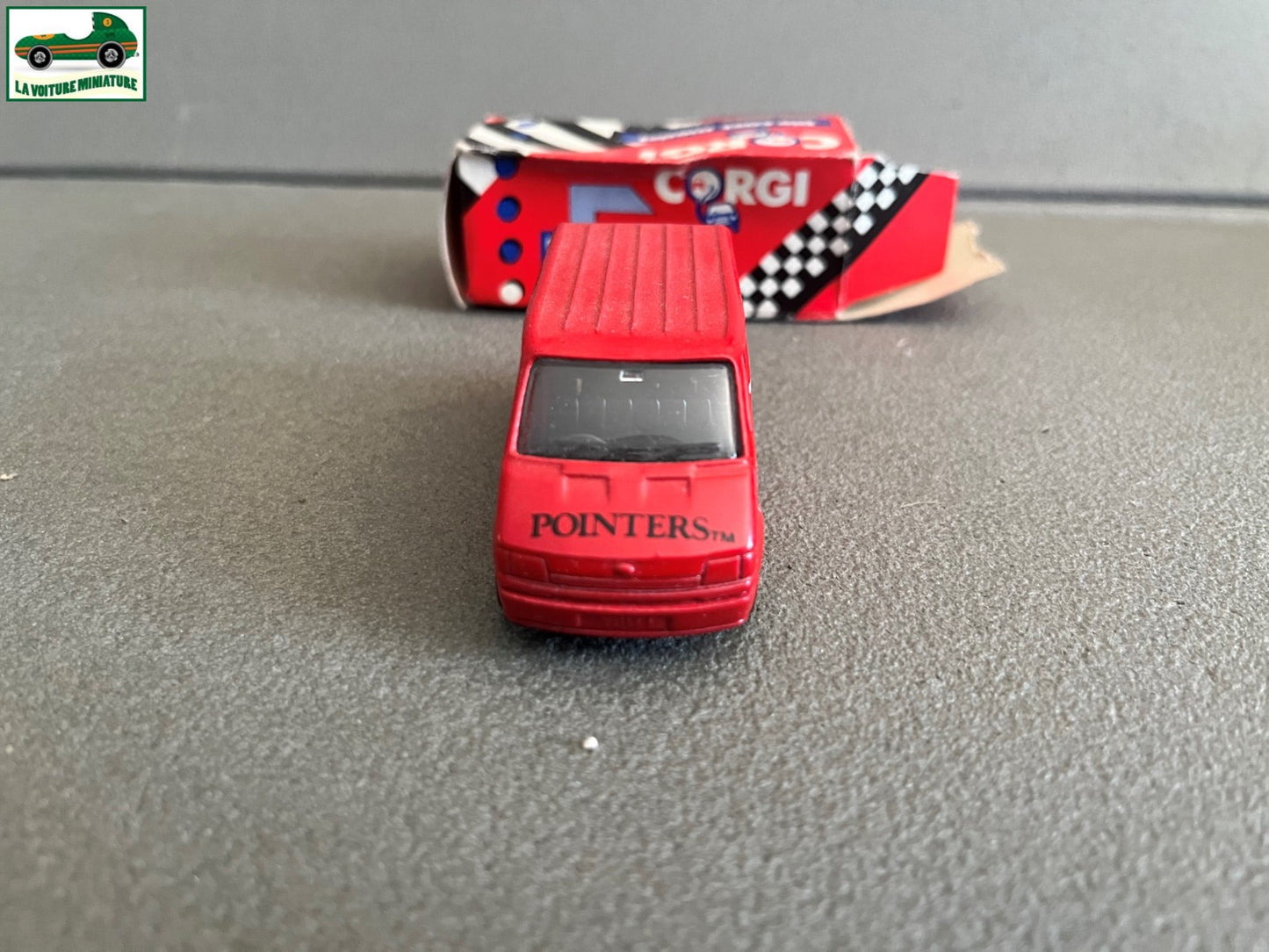 Ancienne Voiture Miniature Corgi Ford Transit Made GT Britain Echelle Majorette