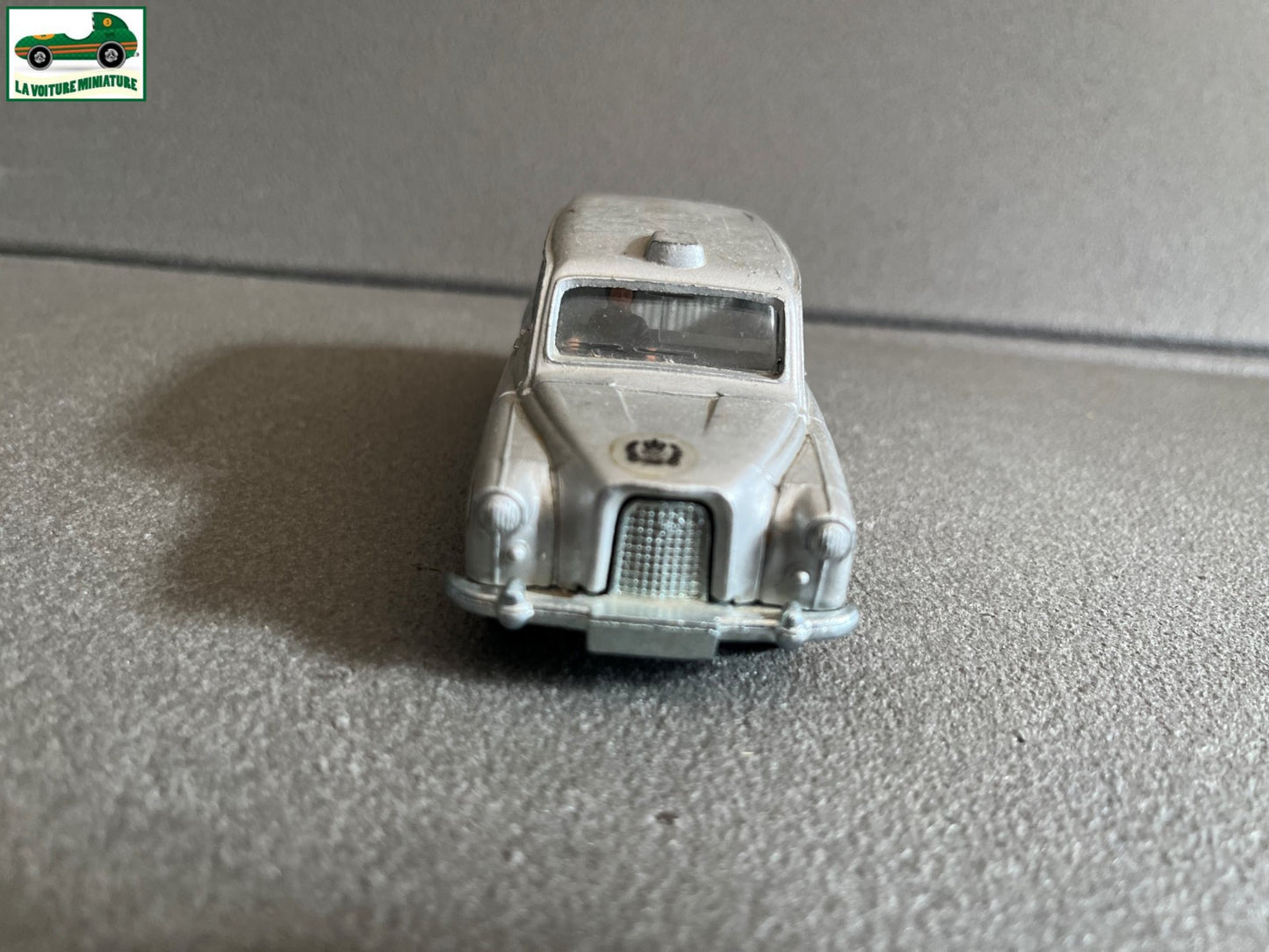 Ancienne Voiture Miniature Austin taxi Jubilee 1977 Queen Dinky Toys England