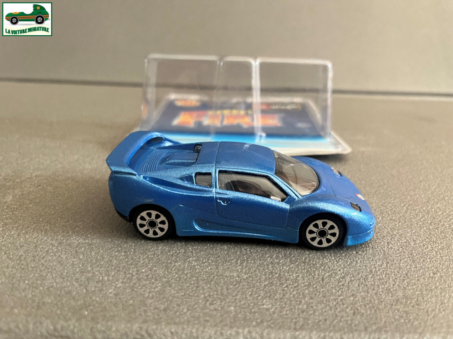 Voiture miniature Burago MCA Centenaire au 1/43