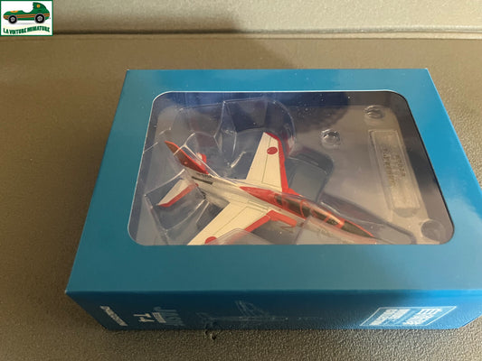 Avion miniature Militaire Kawasaki JASDF T-4 Japon au 1/100