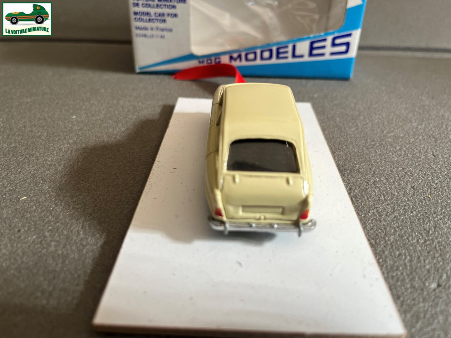 Voiture Miniature Kit résine monté Citroen Ami 8 MOG Modeles au 1/43