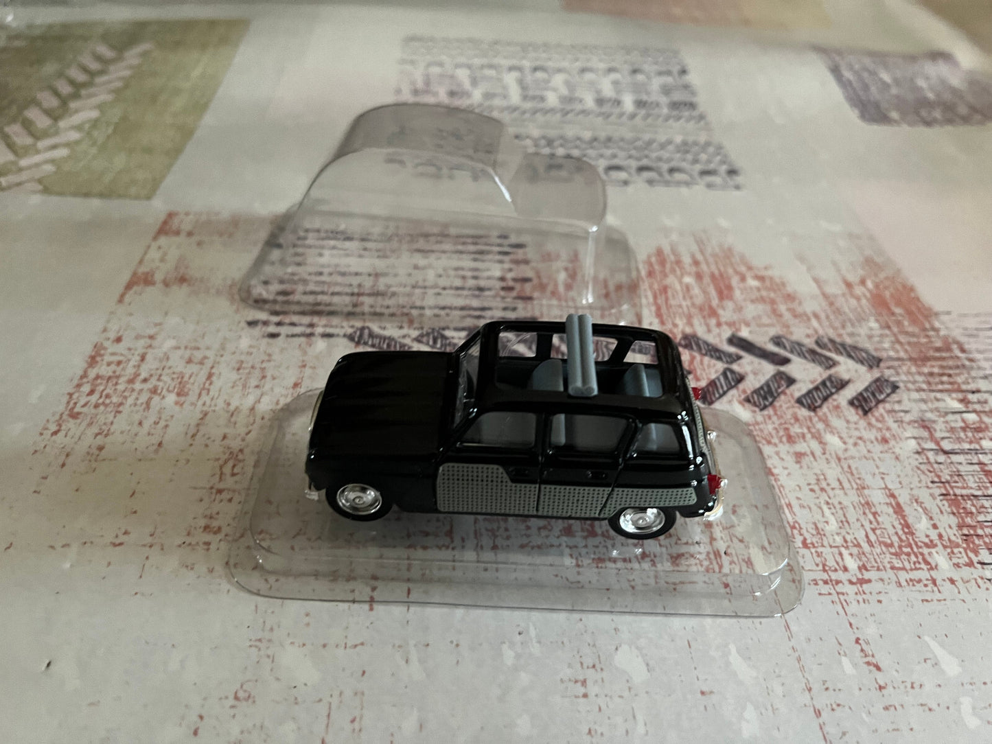 Voiture Miniature Renault 4L Parisienne Solido 1/43