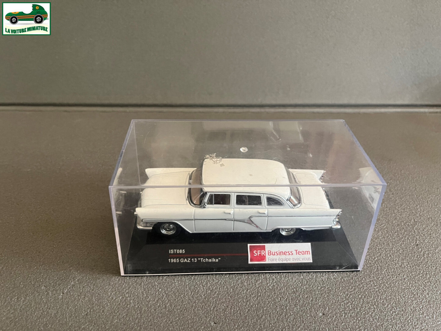 Voiture miniature 1965 Gaz 13 Tchaika IST au 1/43