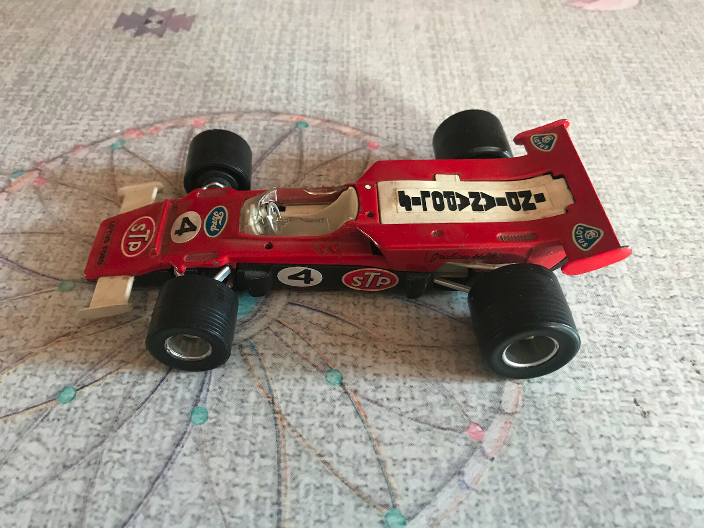 Voiture miniature Lotus Indianapolis Turbina Polistil Italy au 1/25 avec Défauts
