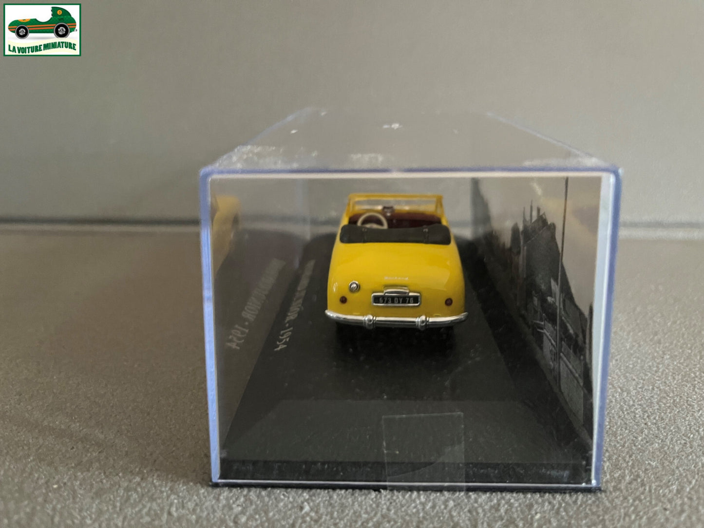 Voiture Miniature Panhard Junior 1954 au 1/43 Ixo Altaya