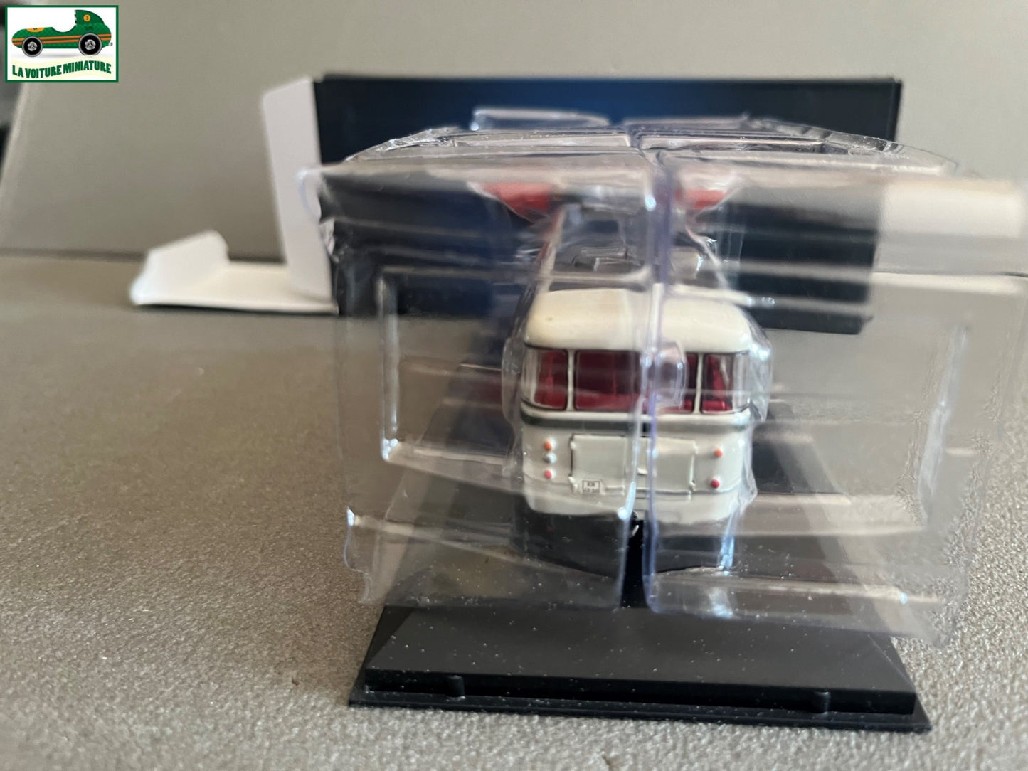 Voiture miniature IFA H6 B Autobus Bus Autocar Atlas 1/72