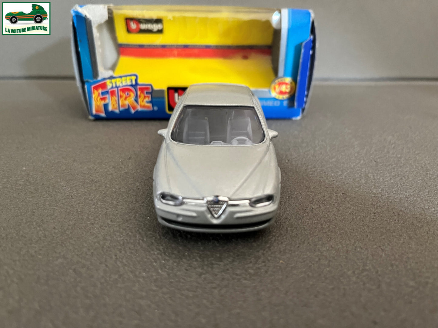 Voiture miniature Alfa Romeo 156 Burago au 1/43