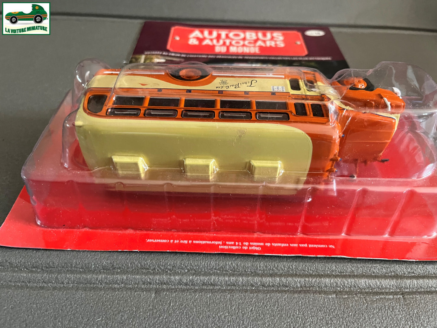 Voiture miniature Isuzu BXD 30 1962 1/43 Autobus Autocars du Monde