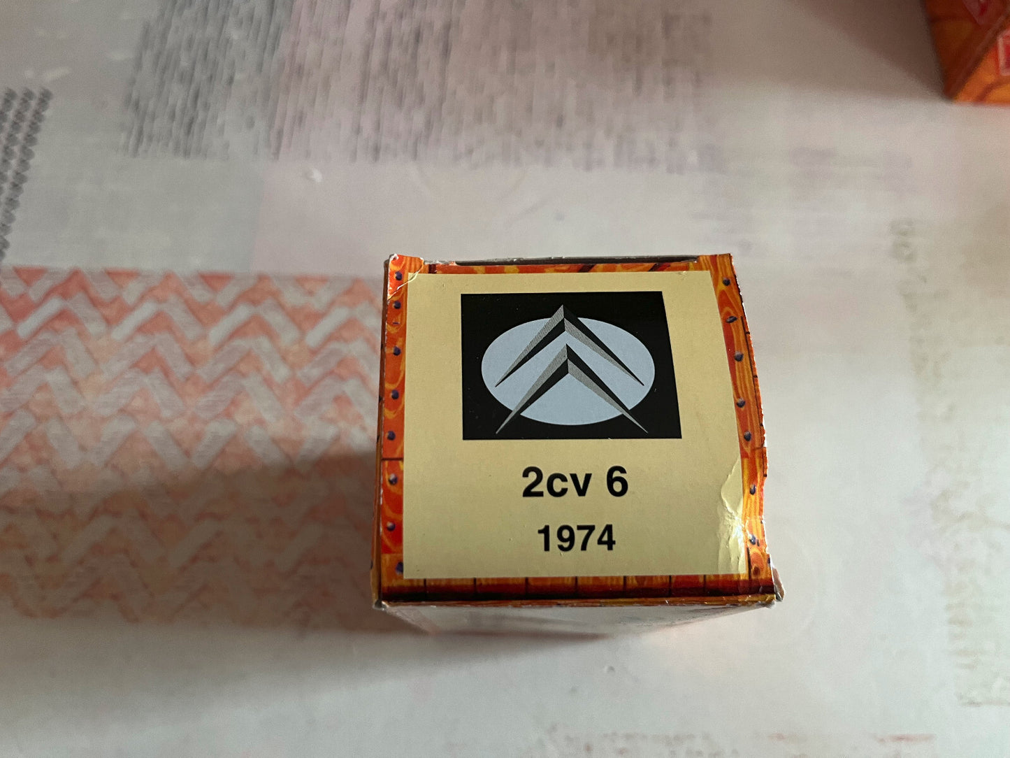 Voiture Miniature 2 CV Citroen 2cv 6 1974 Flower Power Norev 1/43