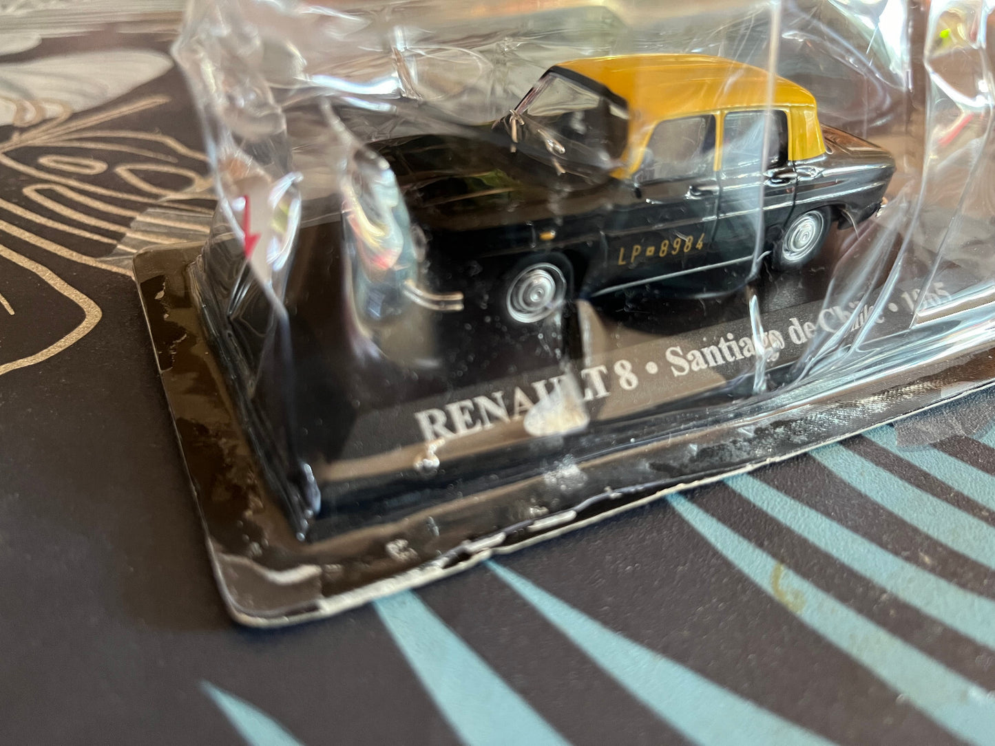 Voiture Miniature Renault 8 Santiago de Chile 1965 Taxi Du Monde au 1/43 Altaya