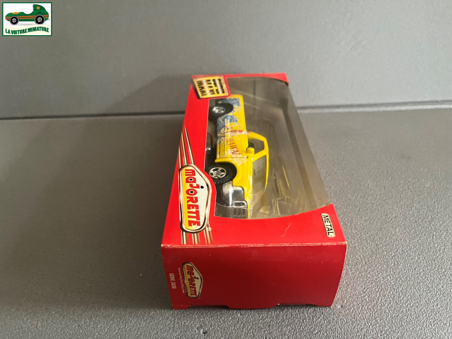 Voiture miniature Ford F350 Hawai Super Maxi Majorette Série 3000