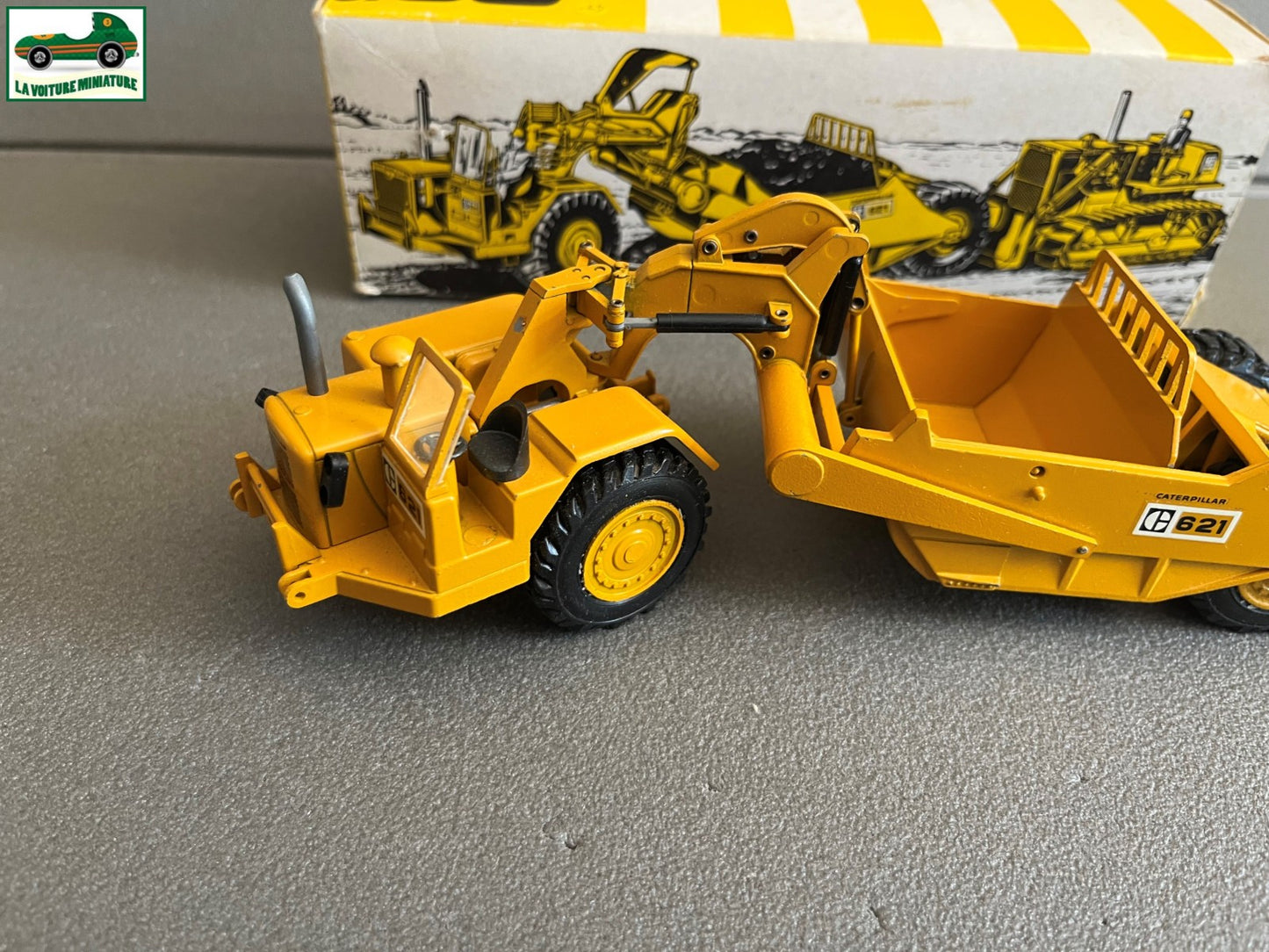 Miniature Engin Véhicule de chantier CAT 621 NZG au 1/50
