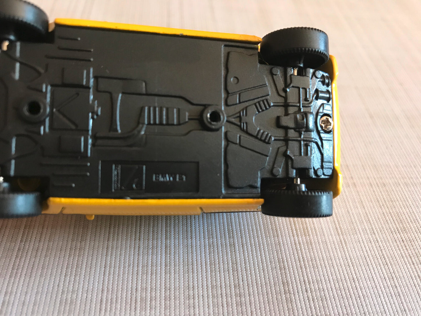 Voiture Miniature BMW E1 Jaune Hongwell au 1/43