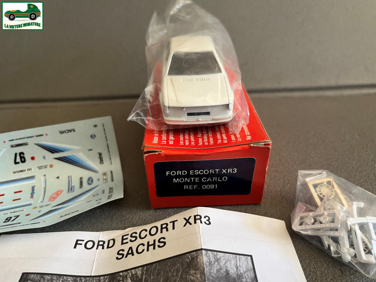 Voiture Miniature Kit non monté Ford Escort XR3 Monte Carlo Top 43 au 1/43