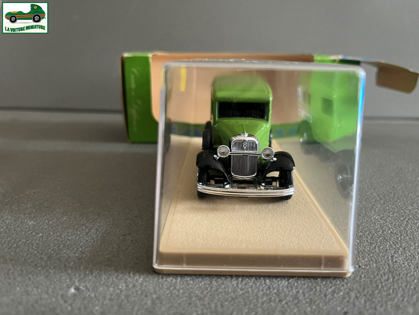 Voiture miniature Ford V8 1934 Fourgon U.S Mail Eligor France au 1/43