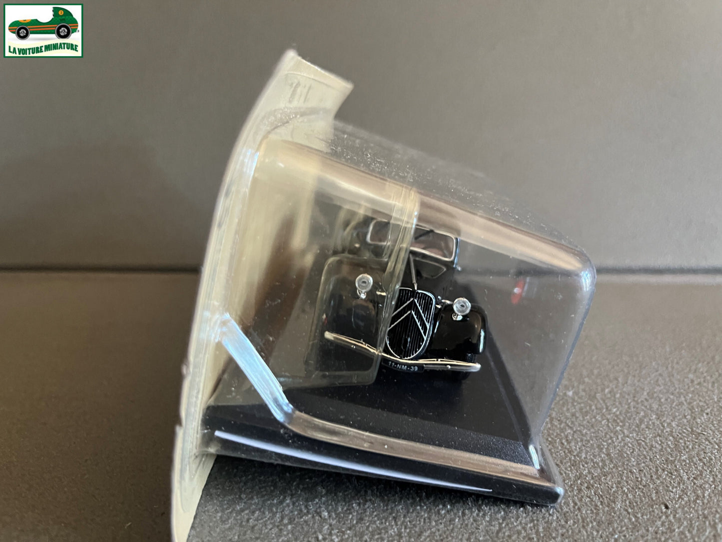 Voiture Miniature Citroen Traction 11B Berline 1939 au 1/43