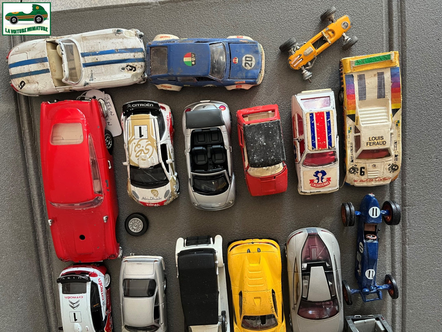 Miniature Lot 28 Voiture Modifiées Kit monté Epave 1/43 Défauts Pièces HS