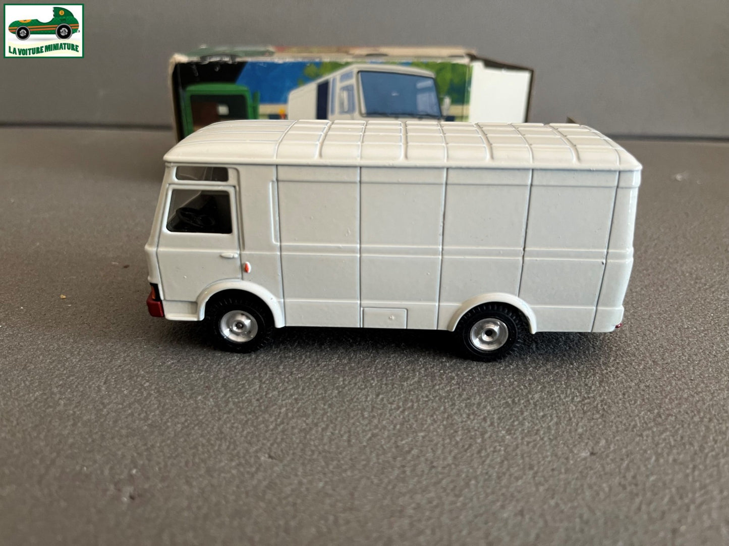 Ancienne Miniature Voiture Camion Magirus Deutz Cursor Modell 877 1/50