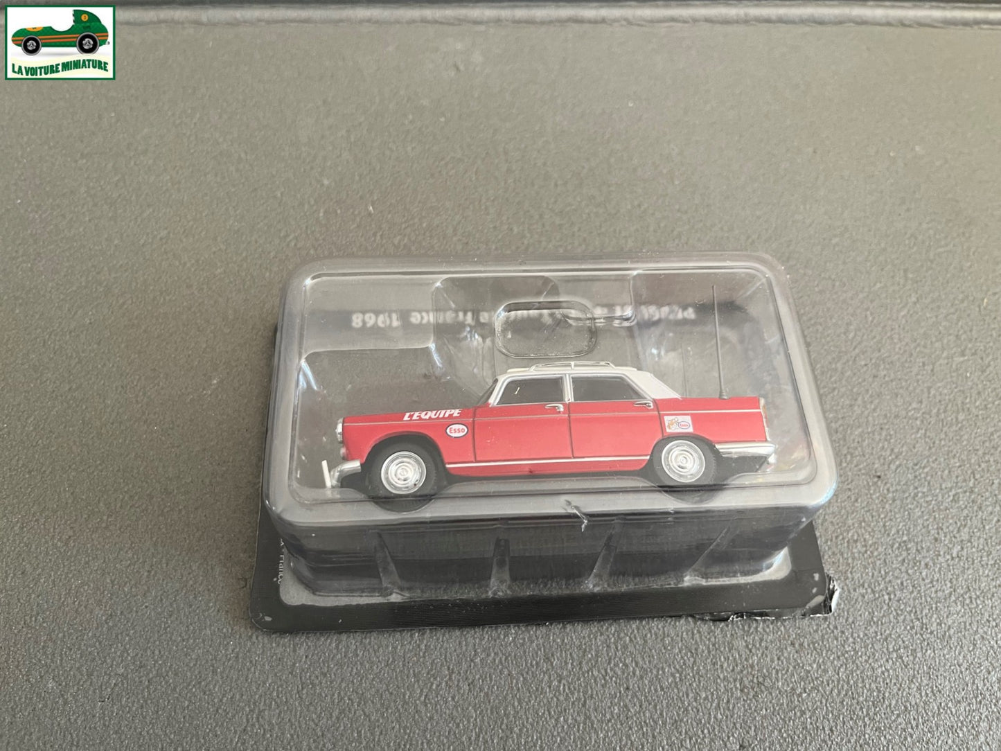 Voiture Miniature Peugeot 404 Tour de France 1968 Vélo Norev au 1/43
