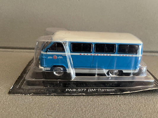 Voiture Miniature Camion Raf 977 Taxi Ixo DeAgostini URSS Pays Est Russie 1/43