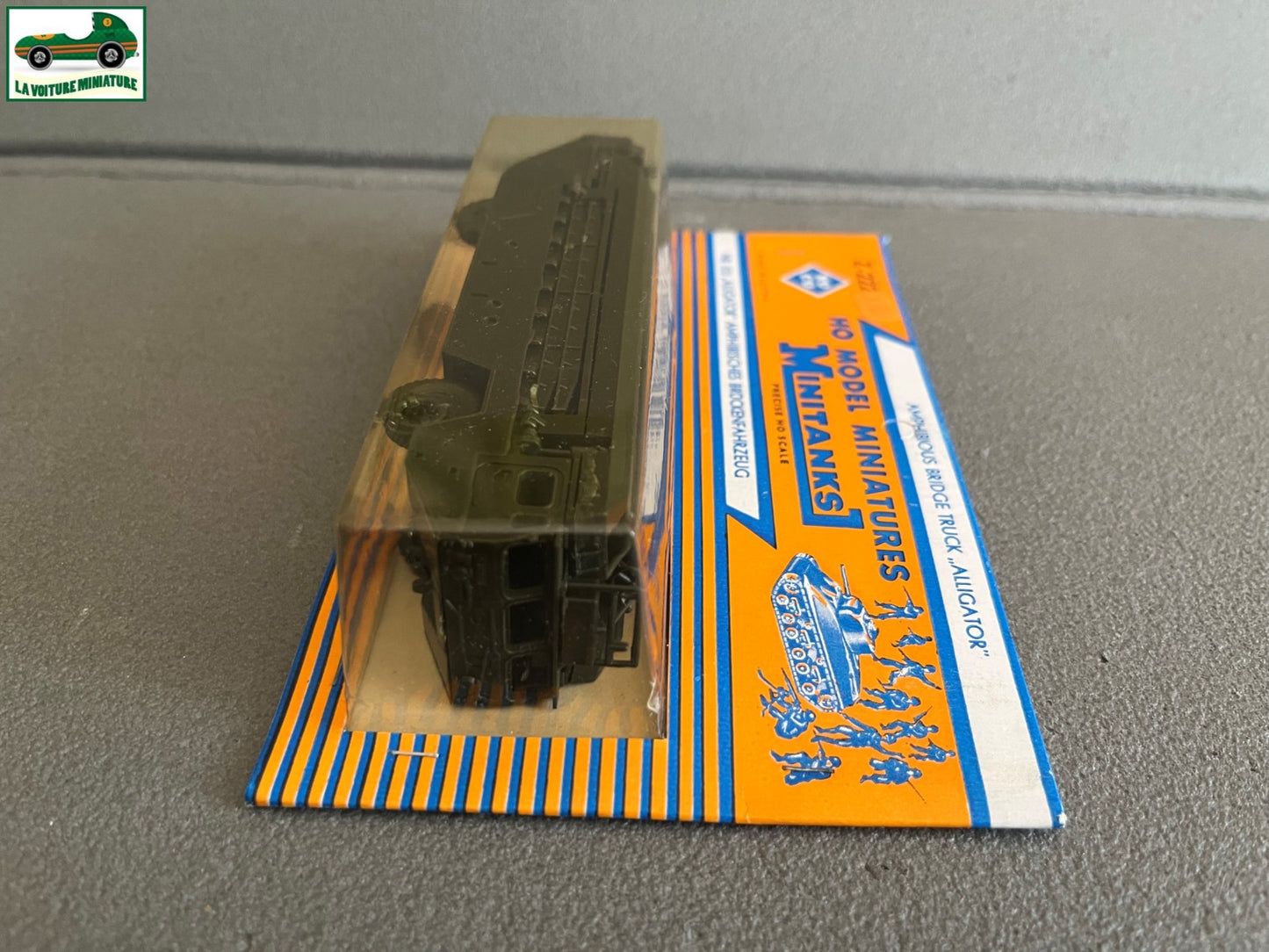 Miniature Engin Militaire Camion Blindé Z-222 Alligator Roco Minitanks 1/87 HO
