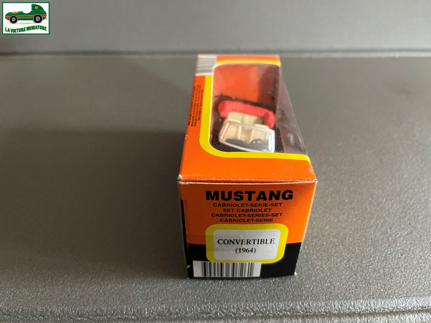 Voiture miniature Ford Mustang Convertible 1964 au 1/43