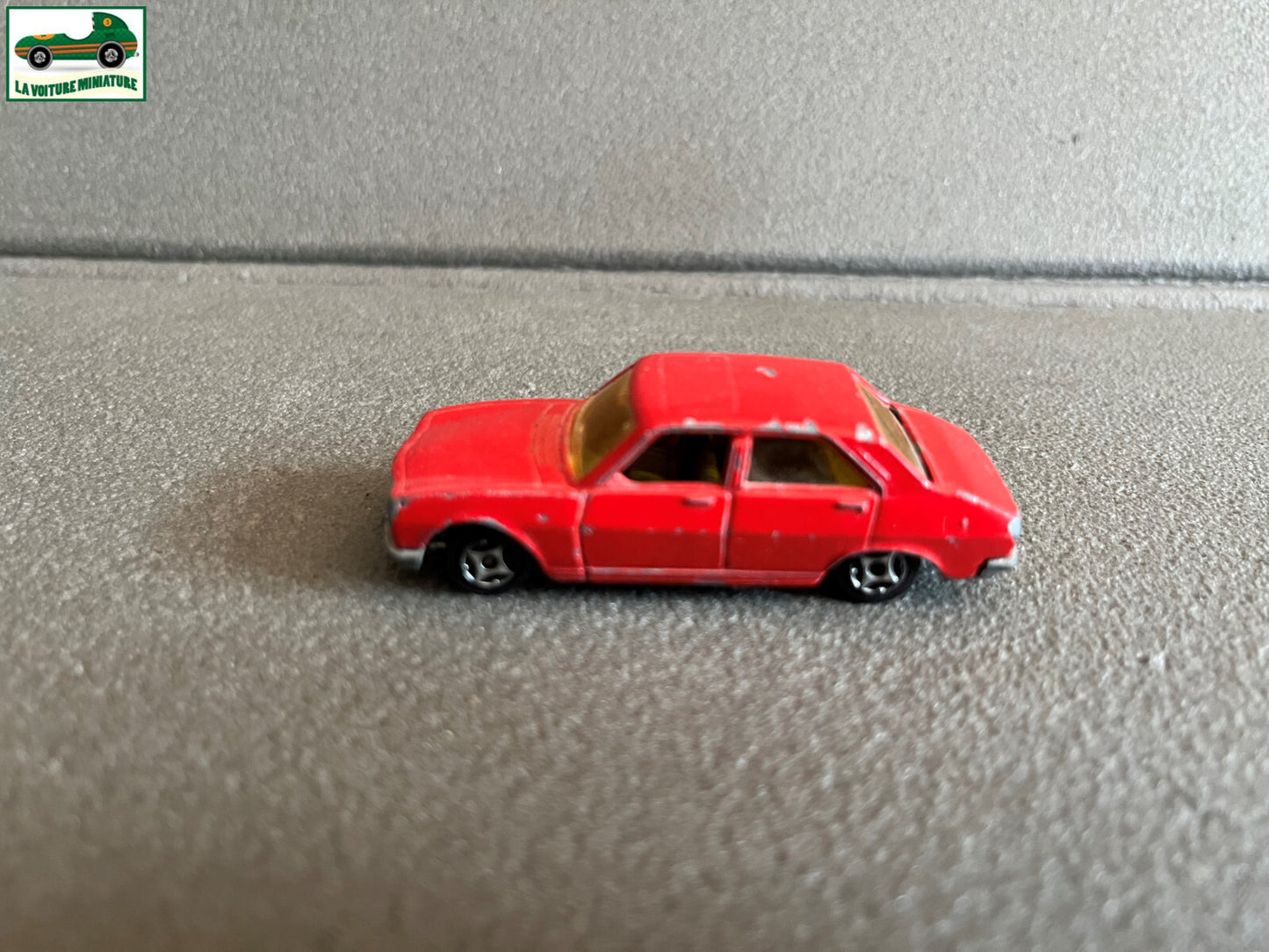 Ancienne Miniature Voiture Peugeot 504 MiniJet Norev France 1/64