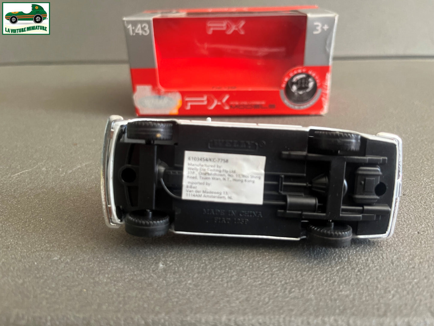 Voiture Miniature Fiat 125P Welly au 1/43