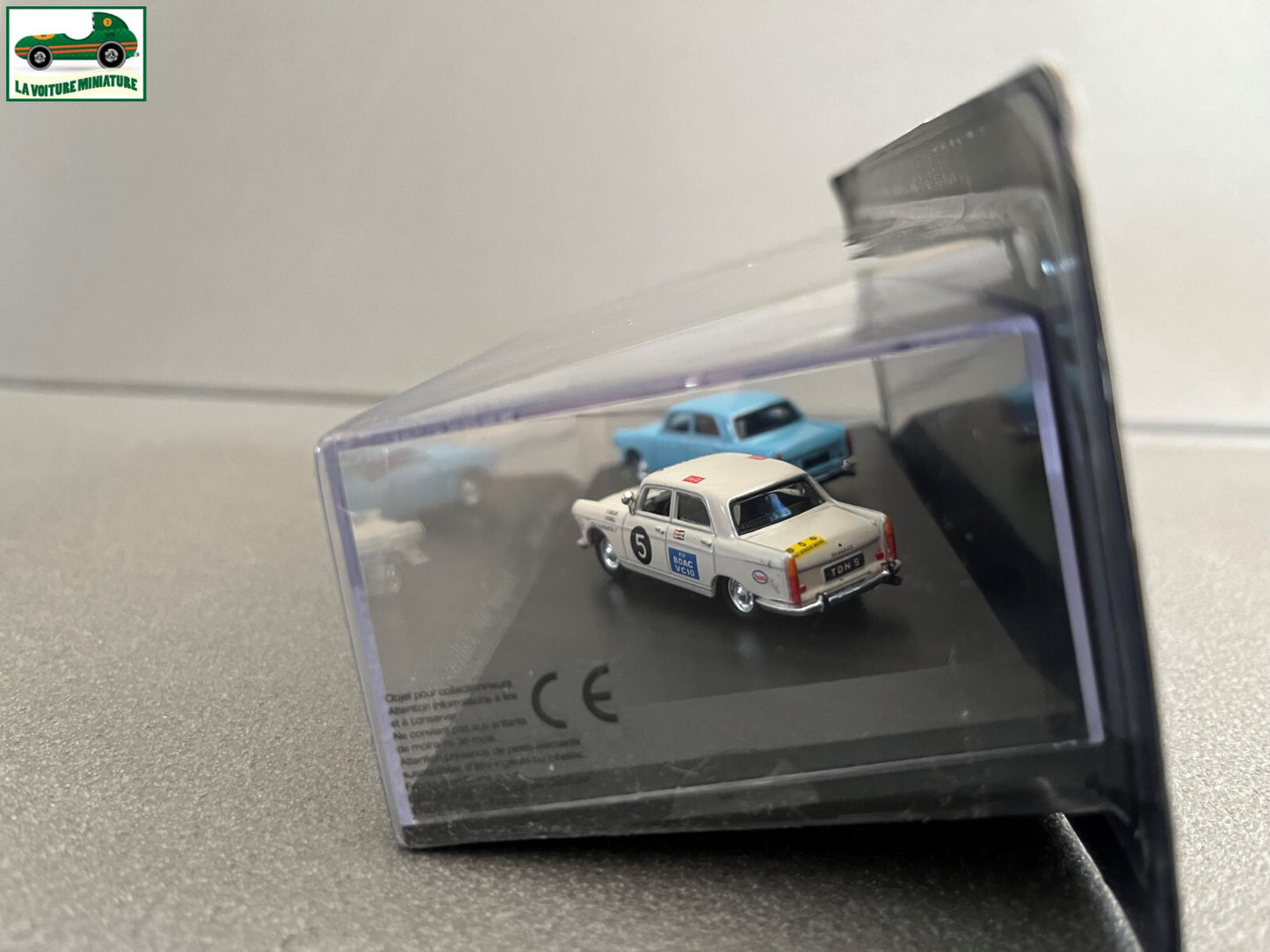 Voiture Miniature Duo Peugeot 404 1961 Rallye 1967 Universal Hobbies au 1/87 HO