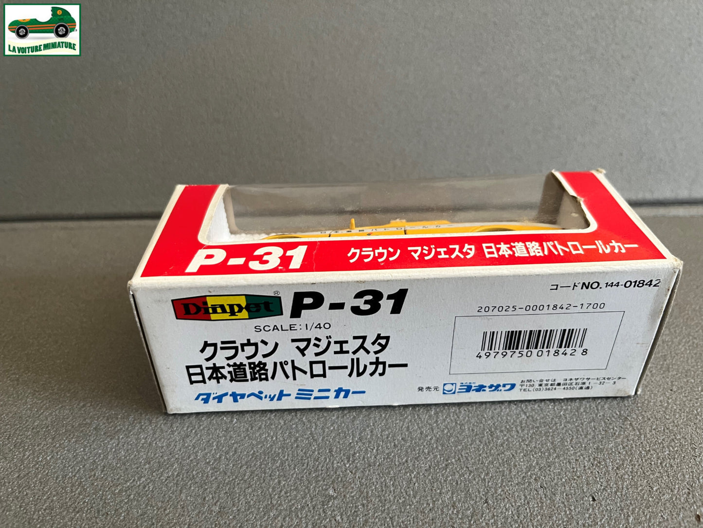 Ancienne Voiture Miniature Toyota Crown Majesta Diapet P-31 Japan au 1/40