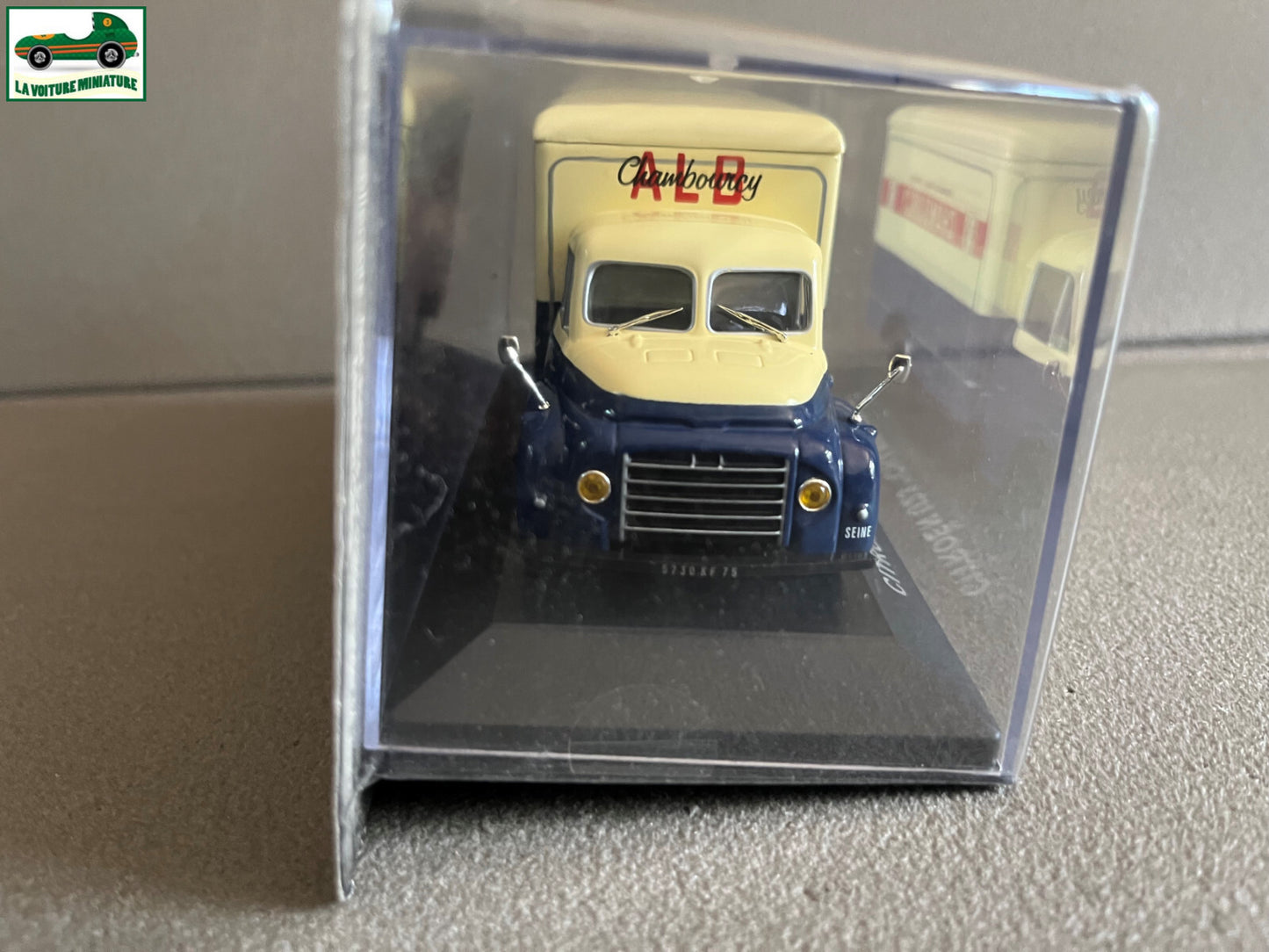 Voiture Miniature Camion Publicitaire Citroen U23 Chambourcy au 1/43