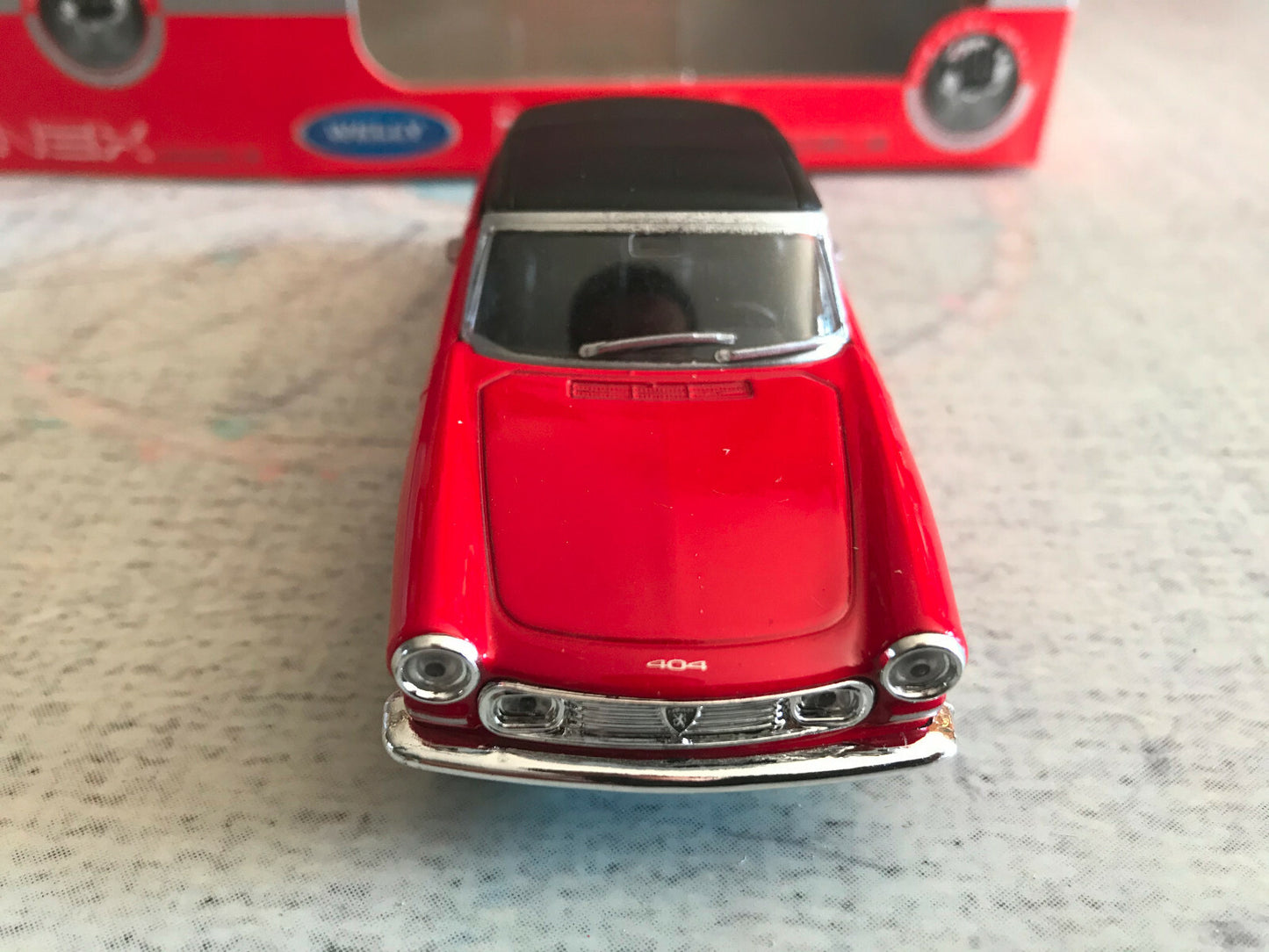 Voiture miniature Peugeot 404 Cabriolet Cabrio Welly 1/34 - 1/36 - 1/39