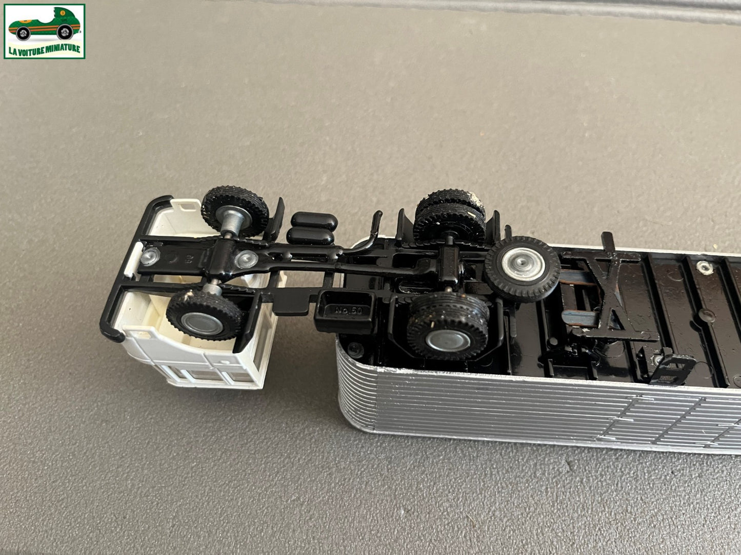 Ancienne Voiture Miniature Camion Semi Remorque DAF Lion Car 1/50 Défauts