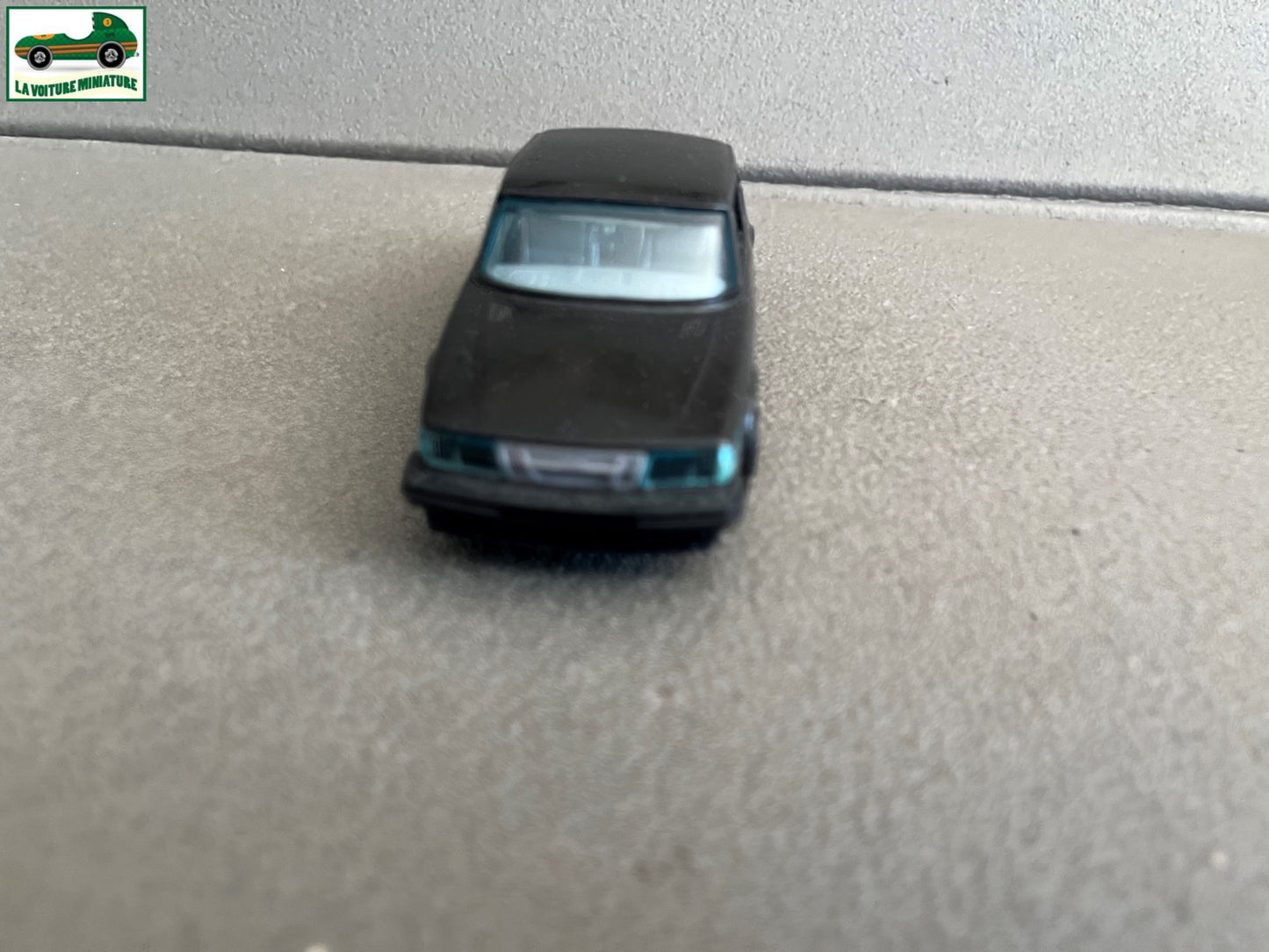 Ancienne Voiture Miniature Saab 900 Turbo Burago Italy 1/43