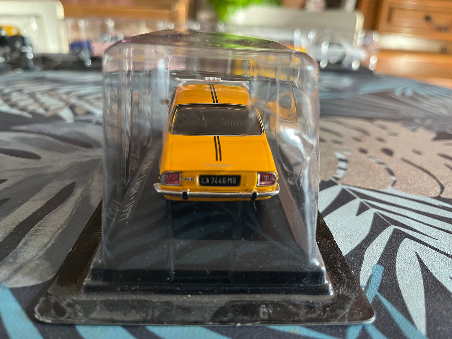 Voiture Miniature Peugeot 504 Lagos 1977 Taxi Du Monde 1/43