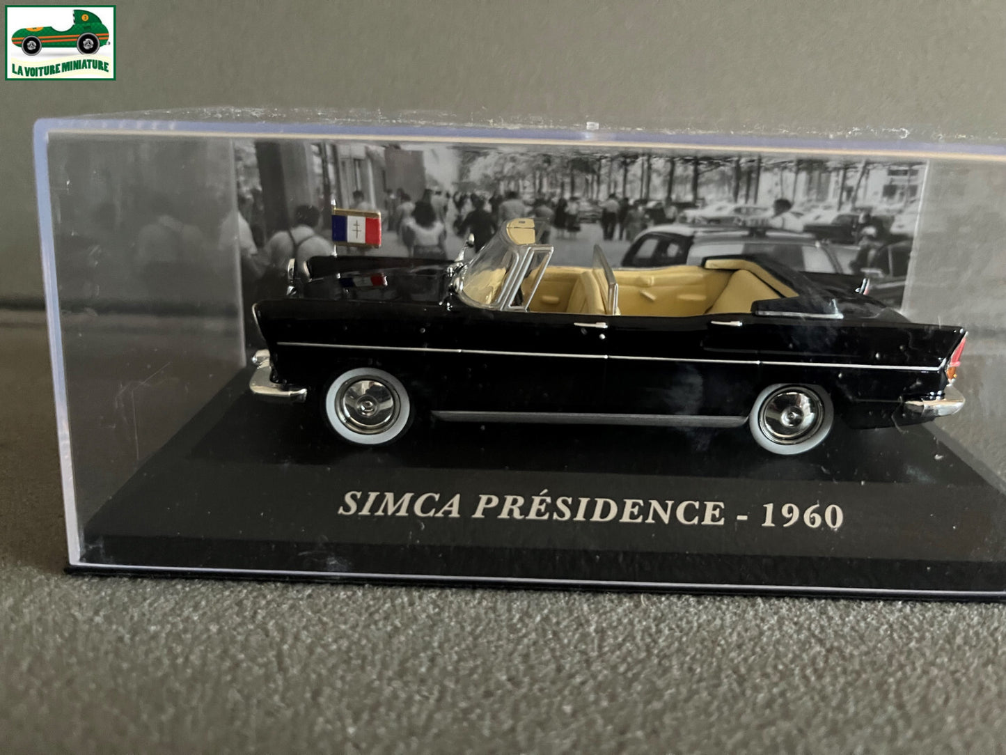 Voiture Miniature Simca Présidence 1960 au 1/43 Ixo Altaya