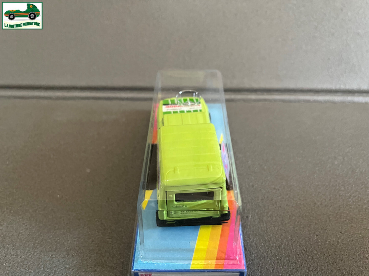Ancienne Voiture Miniature Renault R4 4L F6 Hollywood Norev au 1/43