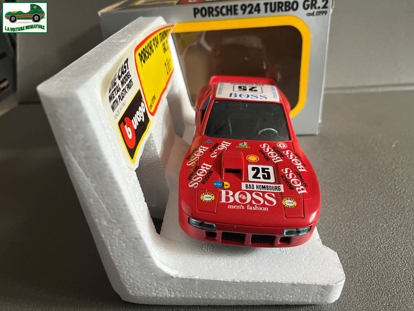 Ancienne Voiture miniature Porsche 924 Turbo GR.2 cod. 0199 Burago au 1/24