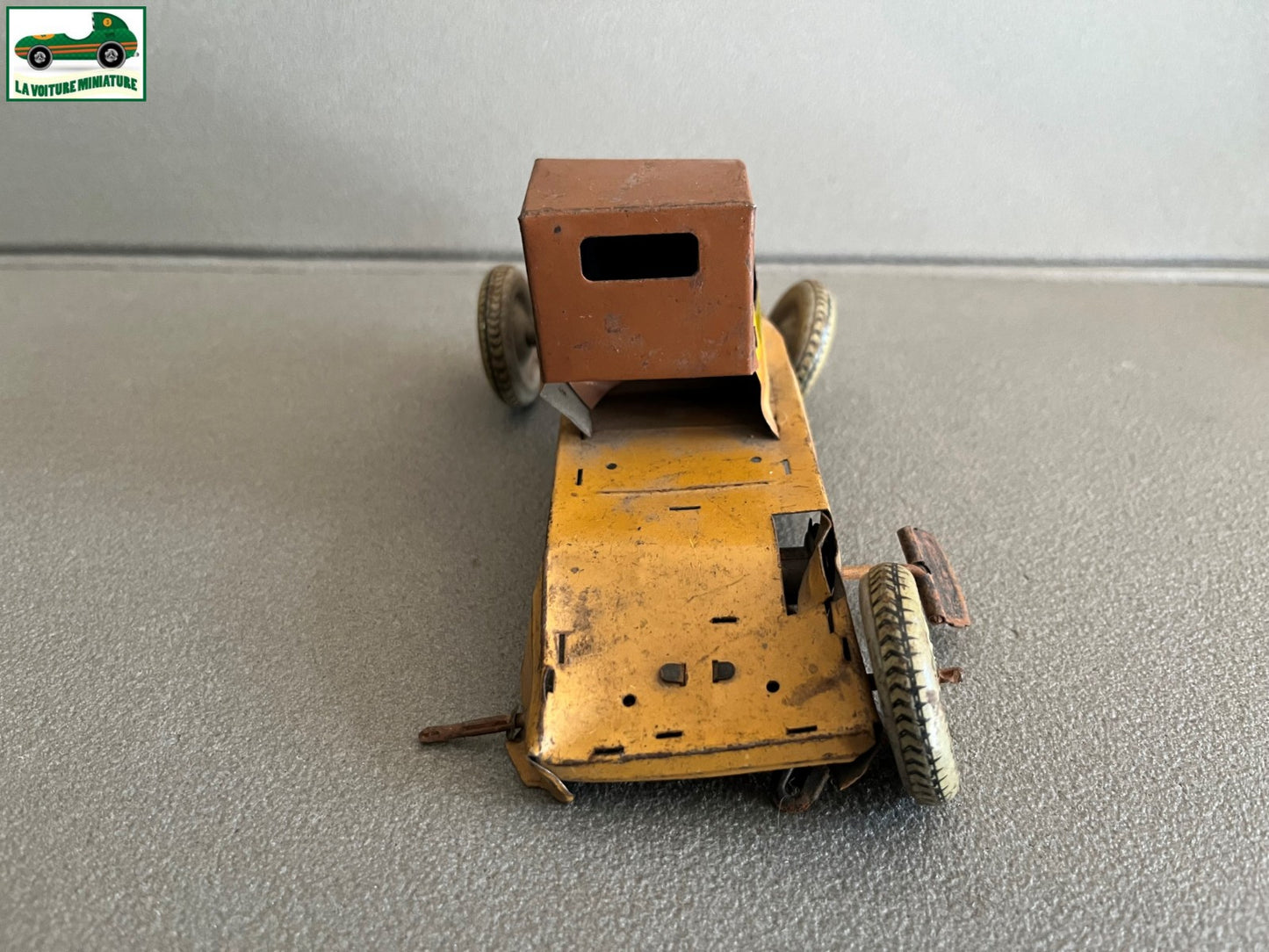 Ancienne Miniature Voiture Tole Mécanisme Militaire CR Charles Rosssignol Epave