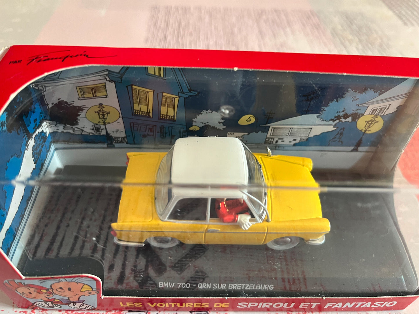 Voiture Miniature BMW 700 QRN sur Bretzelburg Spirou 1/43
