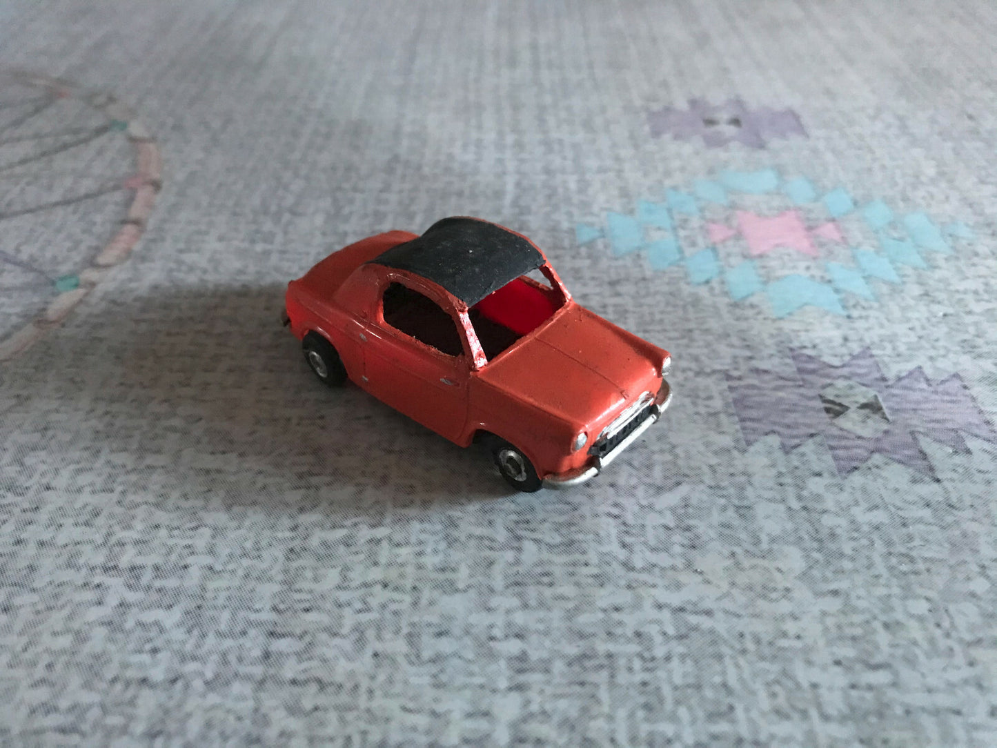 Ancienne Voiture Miniature Vespa 400 Norev Plastique France 1/43 Repeinte Epave